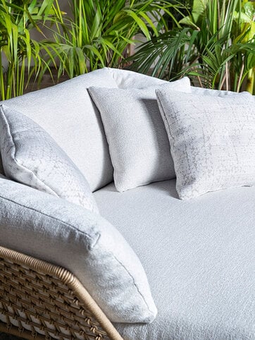 New York Soleil - lounge armchair | © Saba Italia | All Rights Reserved